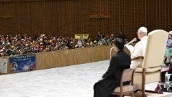 Il Papa riceve in udienza i fedeli venuti a Roma per la canonizzazione dei sette beati