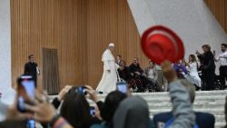 Papa recebe em audiência os fiéis que vieram a Roma para a canonização dos sete beatos