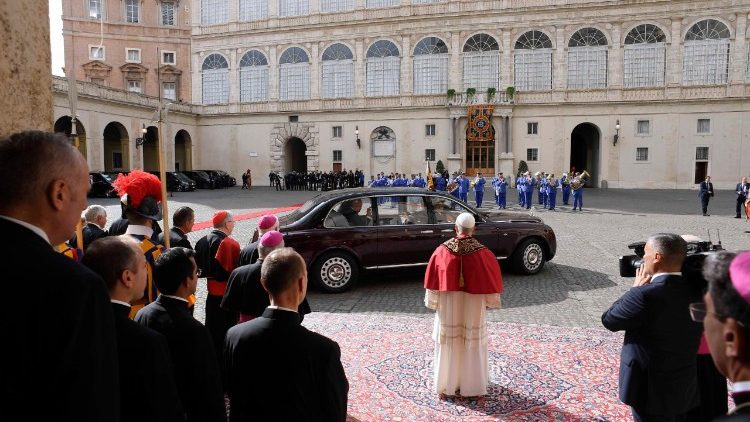 2025.10.23 Le Loro MaestÃ  il Re Carlo III d'Inghilterra con la Regina Camilla