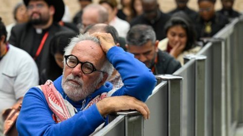 Movimientos Populares: “Los pobres del mundo caminamos con el Papa León”