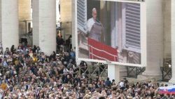 Papież zaapelował o modlitwę różańcową w intencji pokoju