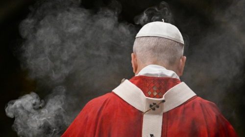 P&aring;ven undertecknar apostoliskt brev till minne av 60-&aring;rsjubileet f&ouml;r Gravissimum Educationis