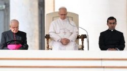 Leon XIV podczas audiencji generalnej