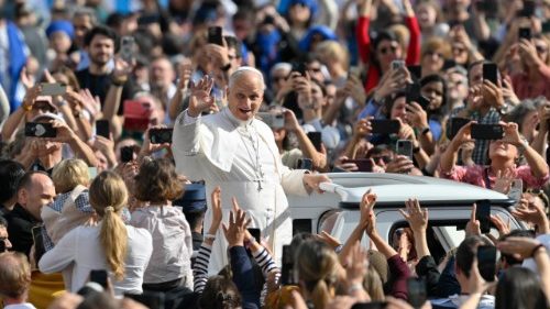 Папа Лев XIV призвал педагогов учить сердцем