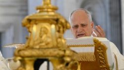 Newman kirkonopettajaksi – uuden sukupolven valo loistaa kuin tähti