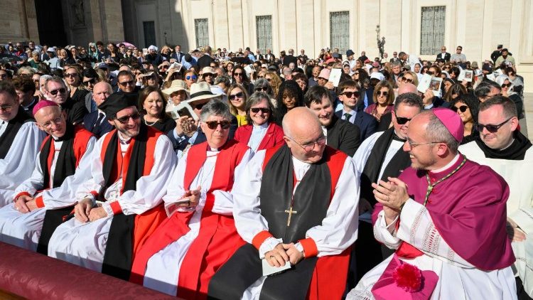 Batindami ya eklezya ya Angleterre, oyo ekambamaki na Stephen Cottrell, episkopo-monene ya York..