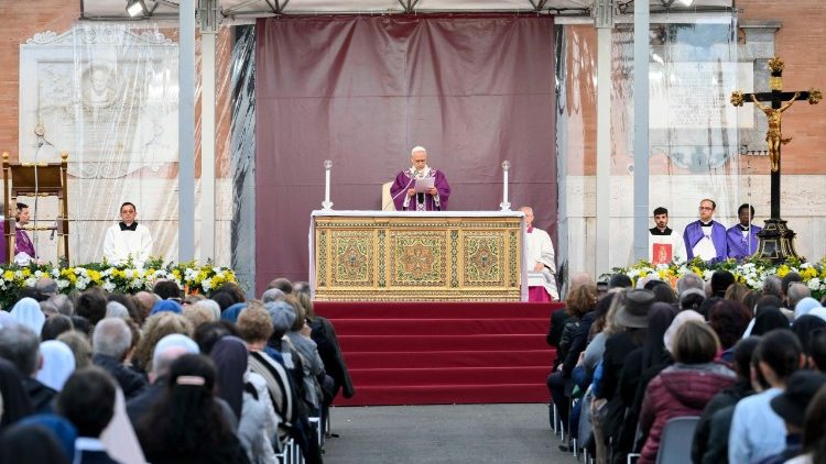 Vėlinių Mišios Romos Campo Verano kapinėse
