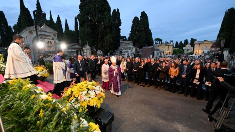 Papst Leo XIV. bei der Allerseelen-Messe auf dem Verano-Friedhof an diesem Sonntag