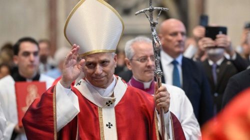 Lev XIV. počas homílie: Kristova láska premenila smrť 