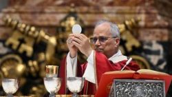 2025.11.03 Pāvests Leons XIV svin Svēto Misi par gada laikā mūžībā aizsauktajiem kardināliem un bīskapiem, kā arī par pāvestu Francisku