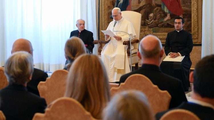 Påven Leo tar emot CCEE och KEK