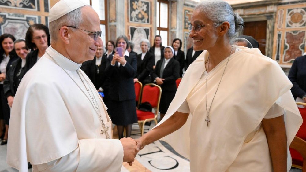 2025.11.06 Partecipanti ai Capitoli Generali di Religiose di GesÃ¹ Maria e delle Suore Missionarie di San Carlo Borromeo