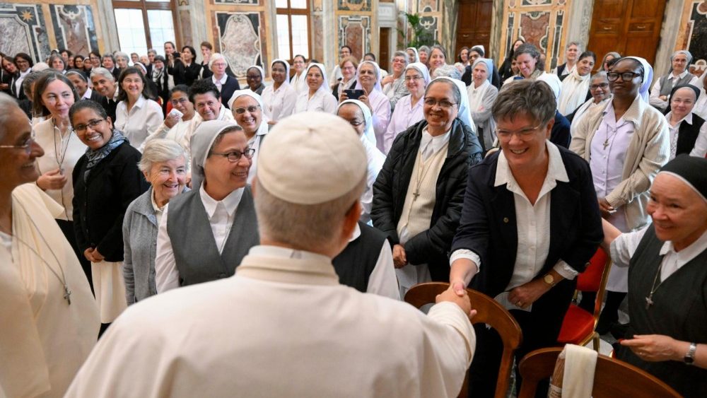 2025.11.06 Partecipanti ai Capitoli Generali di Religiose di GesÃ¹ Maria e delle Suore Missionarie di San Carlo Borromeo
