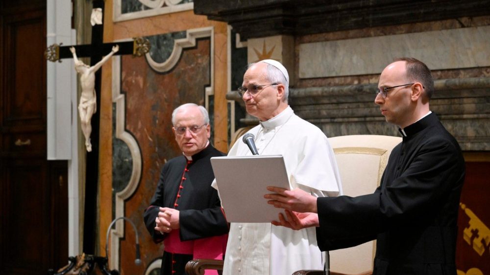 Leão XIV na audiência com os participantes da Assembleia Geral da Conferência Italiana dos Superiores Maiores (Vatican Media)