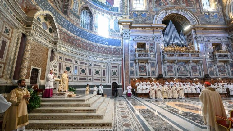 البابا: لا يمكن بناء جماعة إيمان حقيقية، قادرة على نشر المحبة إلا بالتواضع والصبر وبمساعدة الله