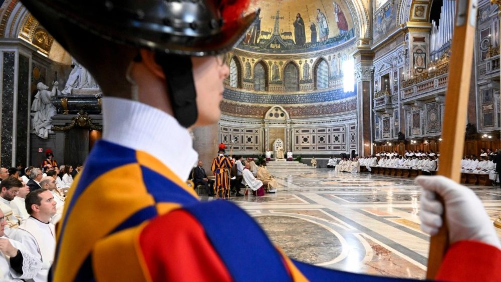 Імша з нагоды ўрачыстасці гадавіны пасвячэння Латэранскай базілікі 