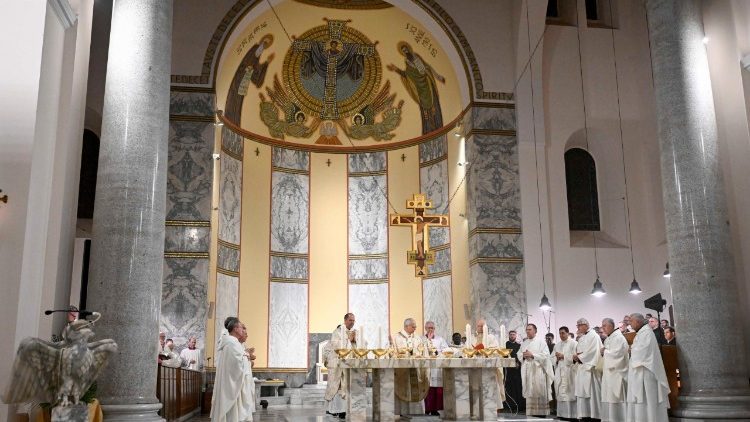 ലിയോ പതിനാലാമൻ പാപ്പാ സെന്റ് ആൻസേൽമോ ദേവാലയത്തിൽ വിശുദ്ധ ബലിയർപ്പിക്കുന്നു