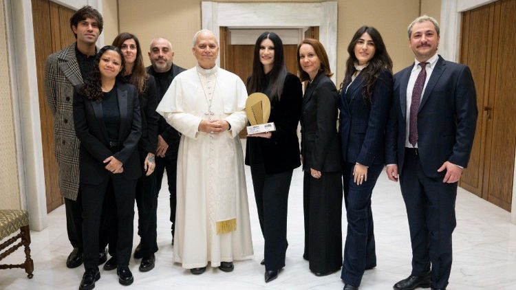 La foto di gruppo a conclusione dell'udienza