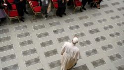 Pave Leo modtager deltagerne i konferencen om mystik, der blev afholdt i Vatikanet fra den 10. til den 12. november.