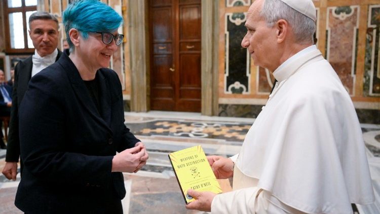 Papa saúda os participantes do encontro