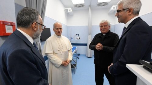 Đức Thánh Cha Lêô XIV  ghé thăm Phòng khám Thánh Martino, Vatican, ngày 14.11.2025.
