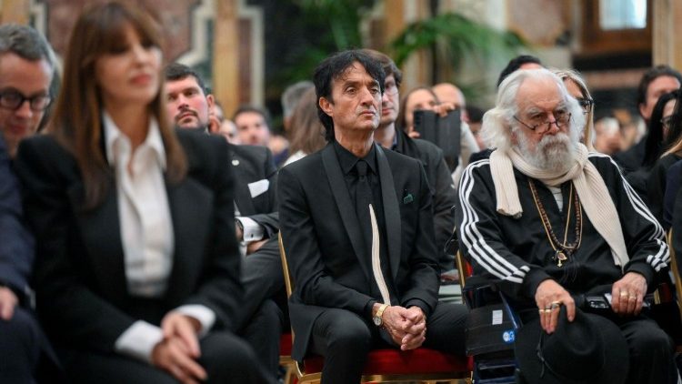 Papa akutana na waigizaji