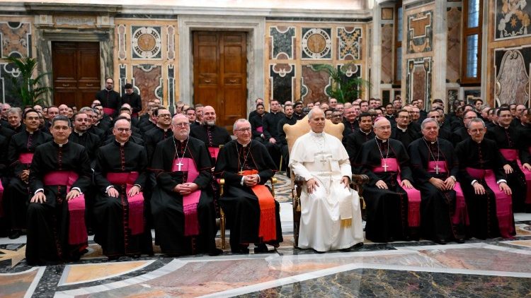 Агульнае фота з святарамі-дыпламатамі, якія працуюць у апостальскіх нунцыятурах