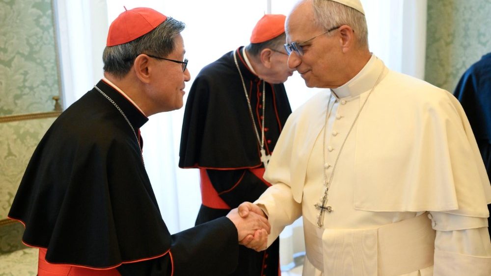 Leão XIV com os membros da Federação Bíblica Católica