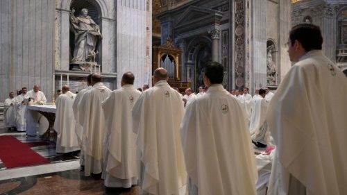 El Papa al personal de la Nunciatura: Lleven esperanza donde falta la paz