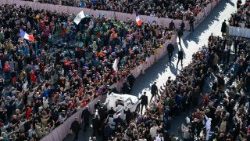 Jedna z audiencji jubileuszowych. Plac św. Piotra, fot. Vatican Media