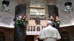 2025.11.20 Assisi - Pàpa Pápa asàmbeli na lilita lya Santu François na Asizi, o mokolo mwa 20 Novémbe 2025, na Asizi. 