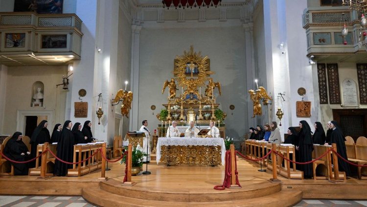 Msza św. z mniszkami