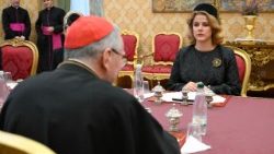 Ministru prezidente Evika Siliņa tiekas ar Vatikāna valsts sekretāru kardinālu Pjetro Parolinu