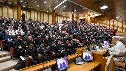 Fundamentem w życiu każdego zakonnika jest modlitwa - przypomina Papież. Fot. Vatican Media