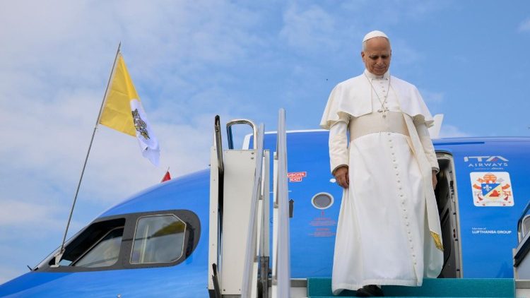 Il Papa in uno dei suoi precedenti viaggi apostolici