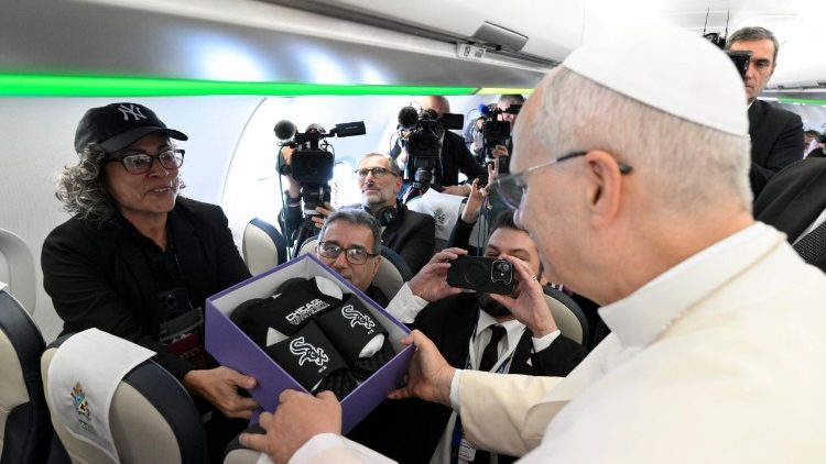 La scatola di ciabatte e calzini White Sox