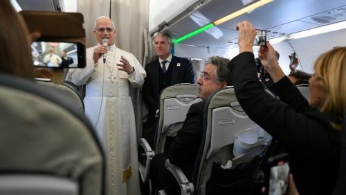 Pope Leo to journalists: Visit 'a message of unity and peace'
