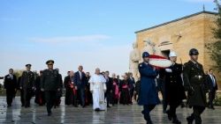 2025.11.27 Viaggio Apostolico in Turkiye - Visita al Mausoleo di Ataturk