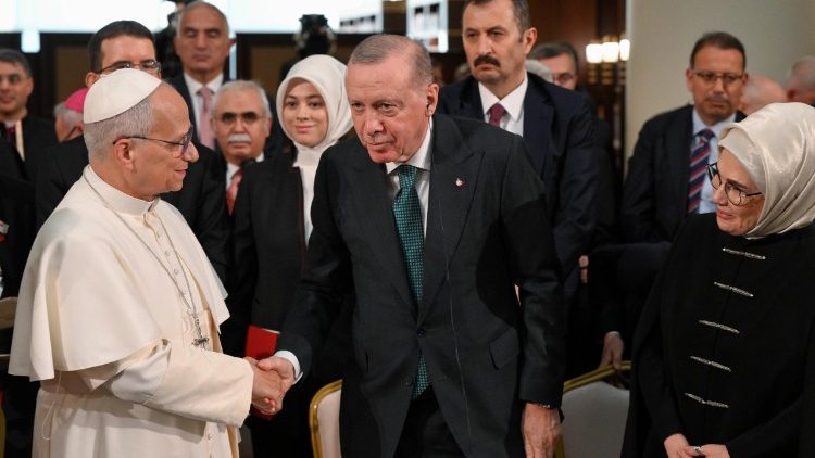 Il saluto al presidente Erdoğan