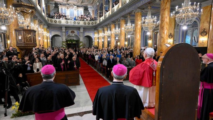 La cattedrale gremita