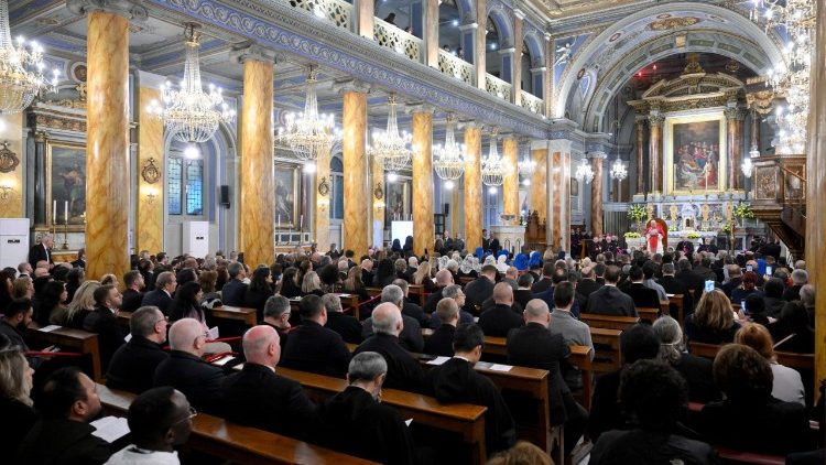 Popiežius Leonas XIV Stambulo Šventosios Dvasios katedroje