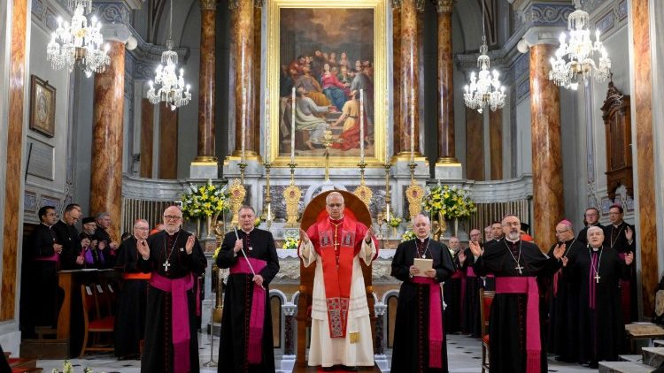 Đức Thánh Cha gặp gỡ và cầu nguyện với các giám mục, linh mục, phó tế, tu sĩ và nhân viên mục vụ tại Istanbul