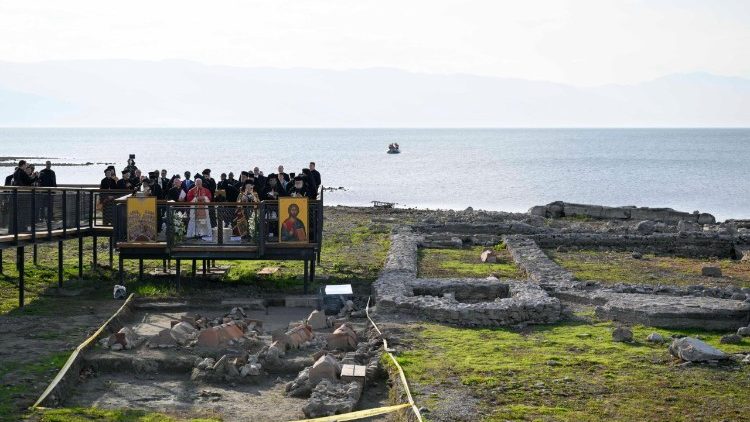 Excavaciones arqueológicas de la antigua basílica de San Neófito, Iznik, Turquía