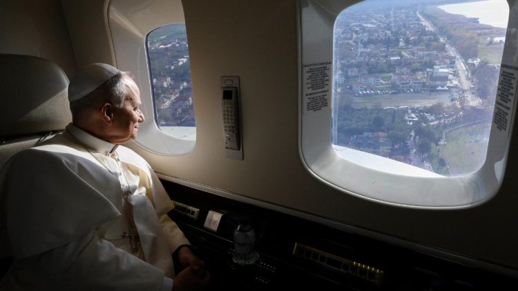 Do Izniku Papież udał się śmigłowcem