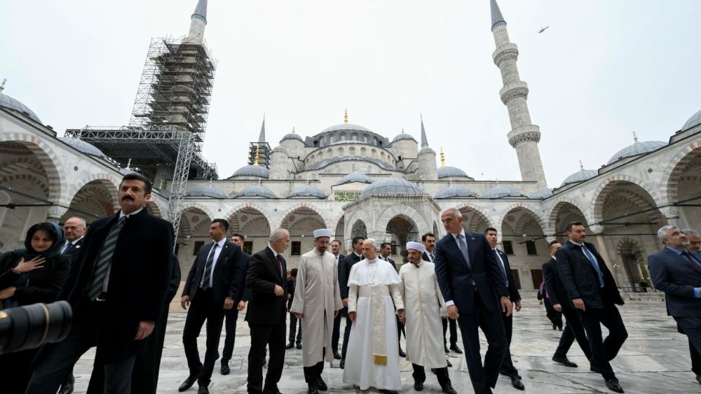 2025.11.29 Viaggio Apostolico in Turkiye - Visita alla Moschea Sultan Ahmed