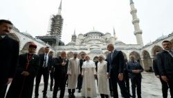 2025.11.29 Viaggio Apostolico in Turkiye - Visita alla Moschea Sultan Ahmed