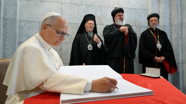 A assinatura do Livro de Honra