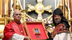 2025.11.30 Viaggio Apostolico in Turkiye - Visita di Preghiera alla Cattedrale Armena Apostolica