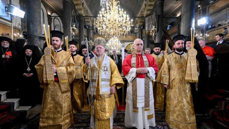 البابا لاوُن الرابع عشر يوجه كلمة في كنيسة القديس جاورجيوس البطريركية مختتما زيارته الرسولية إلى تركيا