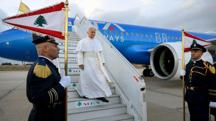 2025.11.30 Viaggio Apostolico in Libano - Arrivo all'Aeroporto Internazionale di Beirut e cerimonia di benvenuto